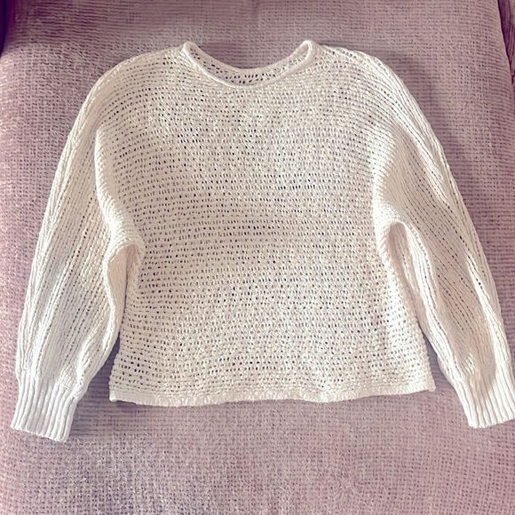 Like New Billabong Dance With Me Crochet Sweater in Cool Whip Size Small - Picture 3 of 5